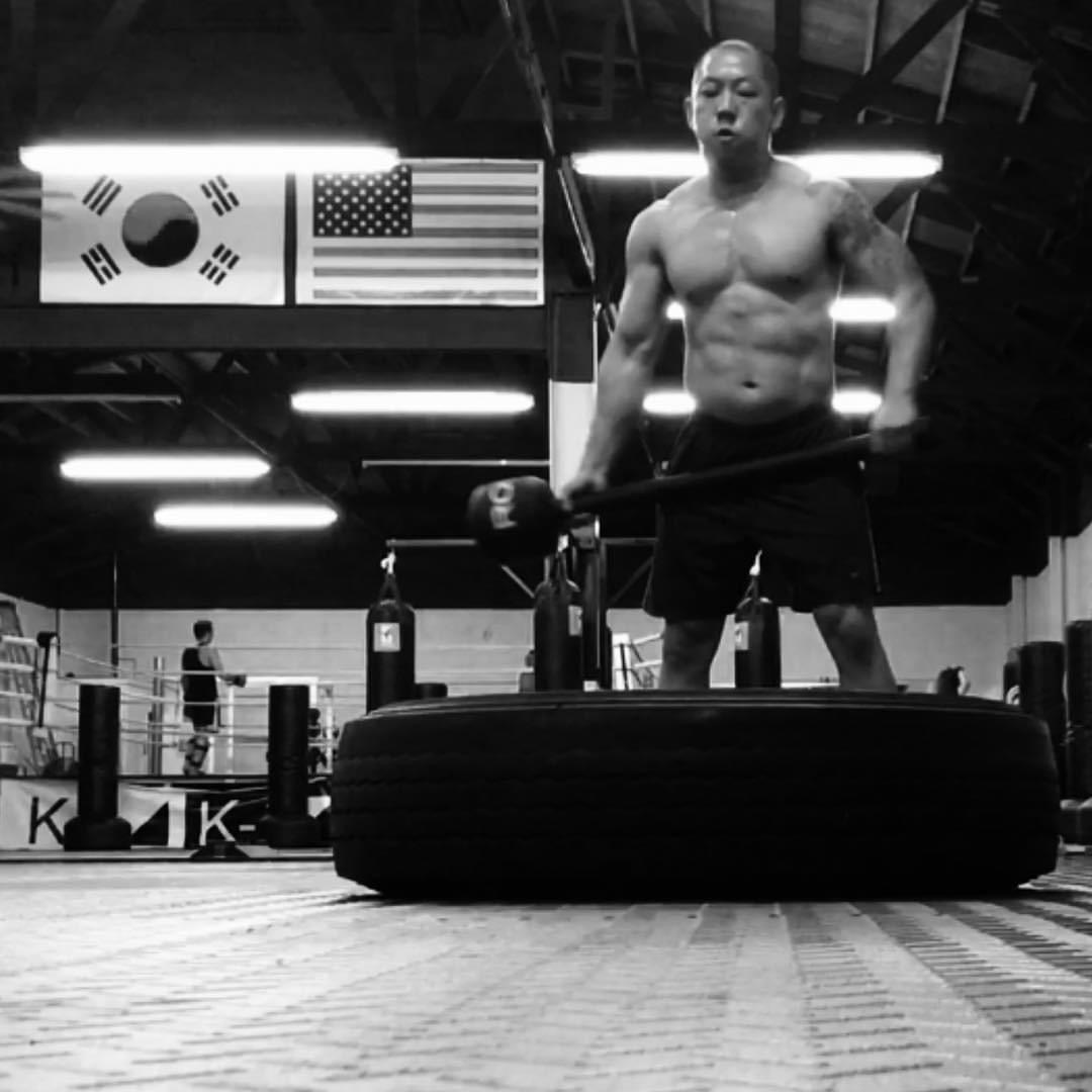 Coach Kevin Kim training at K2 CrossFit
